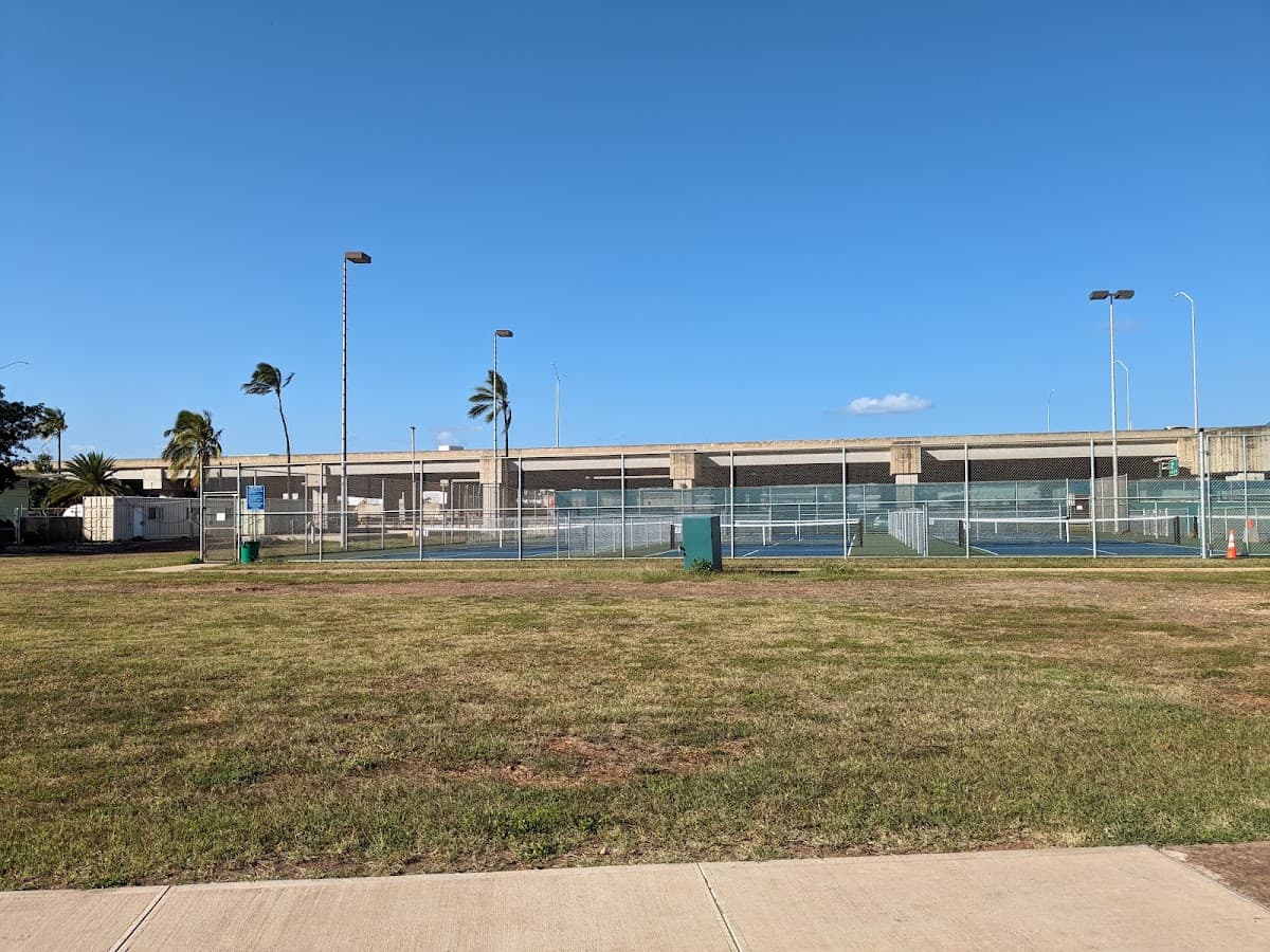 The Keehi Lagoon pickleball scorecard: 12 courts, zero lights, and salt-air reality